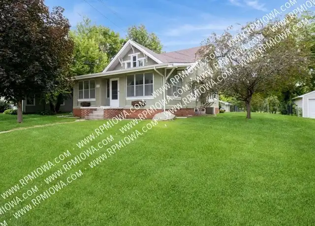 Property at 922 Main St, Norwalk, IA, 50211, 5 beds, 2 baths, [object Object]