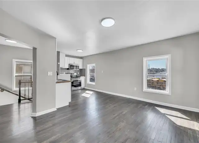 Property at 5208 E 8th St, Kansas City, MO, 64124, 2 beds, 1 bath, [object Object]