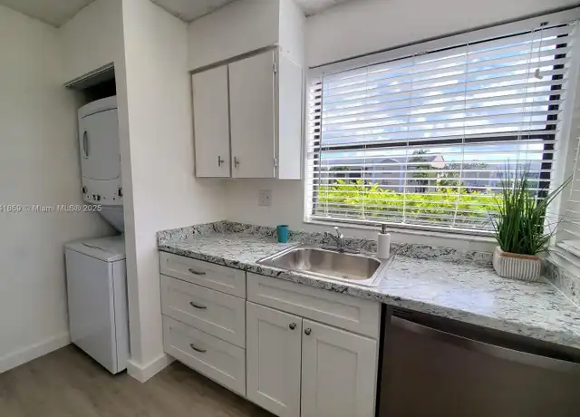 Property at 1017 Washington Cir Unit F, Homestead, FL, 33034, 1 bed, 1 bath, [object Object]