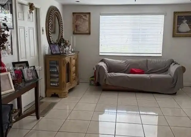 Property at 8231 SW 35th Ter Unit Back, Miami, FL, 33155, 1 bed, 1 bath, [object Object]