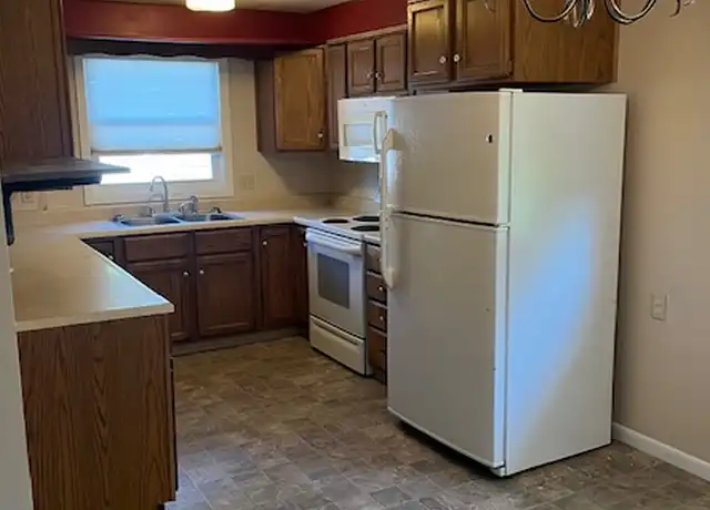 Property at 1041 6th St W, Dickinson, ND, 58601, 4 beds, 2 baths, [object Object]