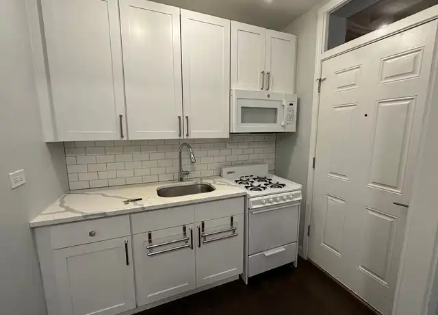Property at 1381 W Greenleaf Ave Unit 1N, Chicago, IL, 60626, 2 beds, 1 bath, [object Object]