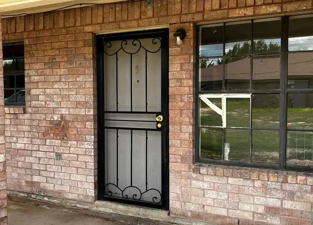 Property at 207 N Cougar St Unit 5, San Juan, TX, 78589, 2 beds, 1 bath, [object Object]