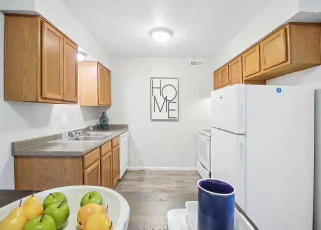 Property at Highland Park Apartments - 4215 SE 53rd St, Oklahoma City, OK, 73135, 1-2 bed, 1 bath, [object Object]