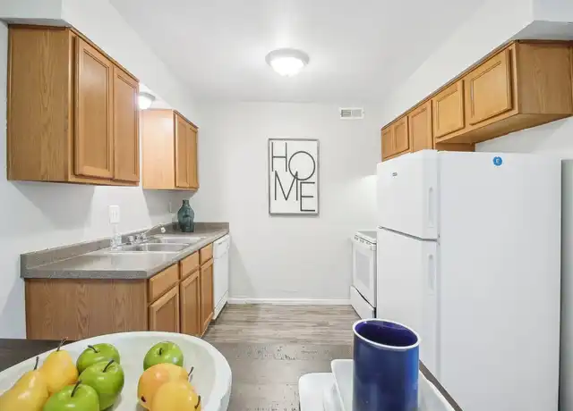 Property at Highland Park Apartments - 4215 SE 53rd St, Oklahoma City, OK, 73135, 1-2 bed, 1 bath, [object Object]