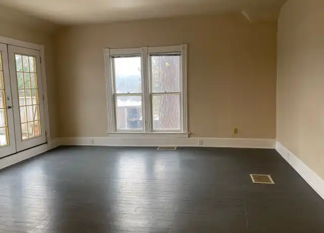 Property at 2217 W 5th Ave Unit 3, Spokane, WA, 99201, 1 bed, 1 bath, [object Object]
