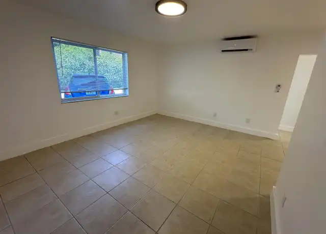 Property at 1979 N Glades Dr, North Miami Beach, FL, 33162, 1 bed, 1 bath, [object Object]