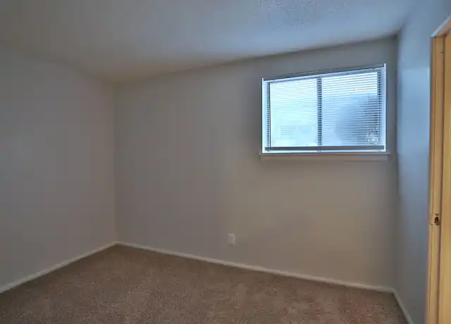 Property at 1420 W Glen Ave Apt 401, Peoria, IL, 61614, 2 beds, 1.5 baths, [object Object]