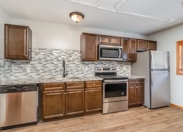 Property at 433 W Grand St Unit B, Springfield, MO, 65807, 1 bed, 1 bath, [object Object]