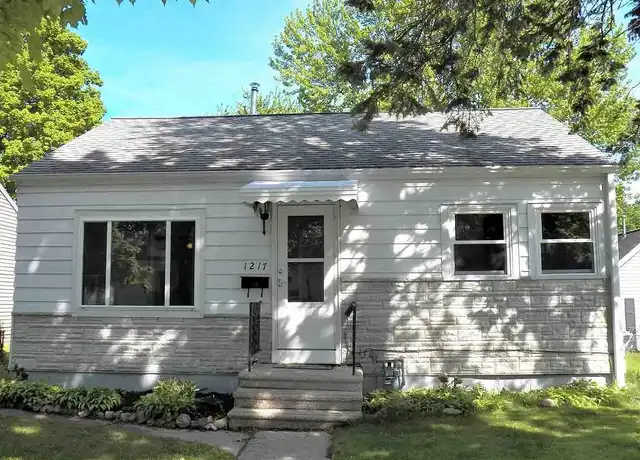 Property at 1217 S Norwood Ave, Green Bay, WI, 54304, 2 beds, 1 bath, [object Object]