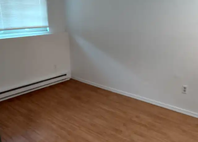 Property at 318 E Baldwin Ave Unit 5, Spokane, WA, 99207, 2 beds, 1 bath, [object Object]