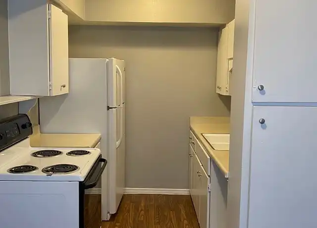 Property at 701 E Grayson St Unit 33, San Antonio, TX, 78208, 1 bed, 1 bath, [object Object]