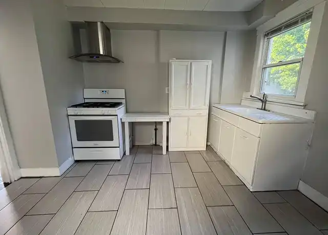 Property at 941 1st Ave, West Haven, CT, 06516, 4 beds, 1 bath, [object Object]