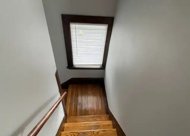 Property at 3709 2nd Ave S, Minneapolis, MN, 55409, 3 beds, 1 bath, [object Object]