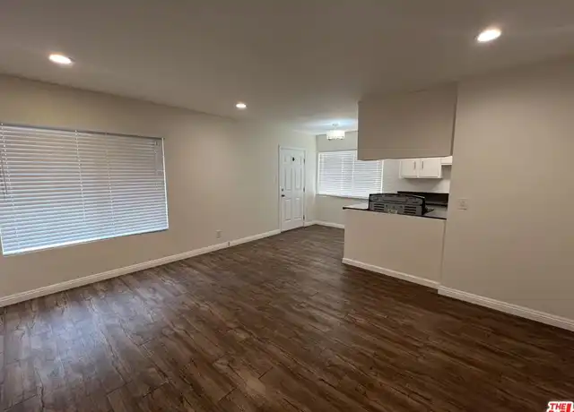 Property at 2009 Carnegie Ln, Redondo Beach, CA, 90278, 1 bed, 1 bath, [object Object]