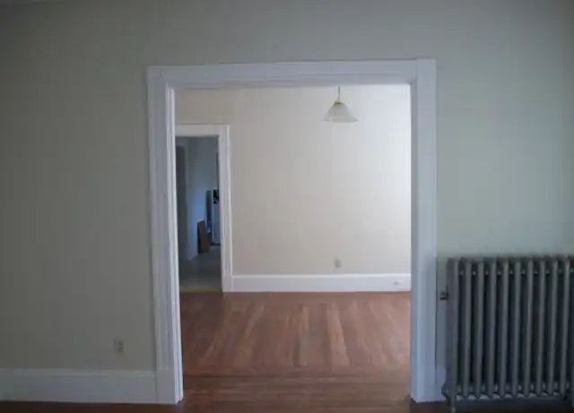 Property at 11 Hollywood St Unit 15 Hollywood 3rd floor, Springfield, MA, 01108, 3 beds, 1 bath, [object Object]