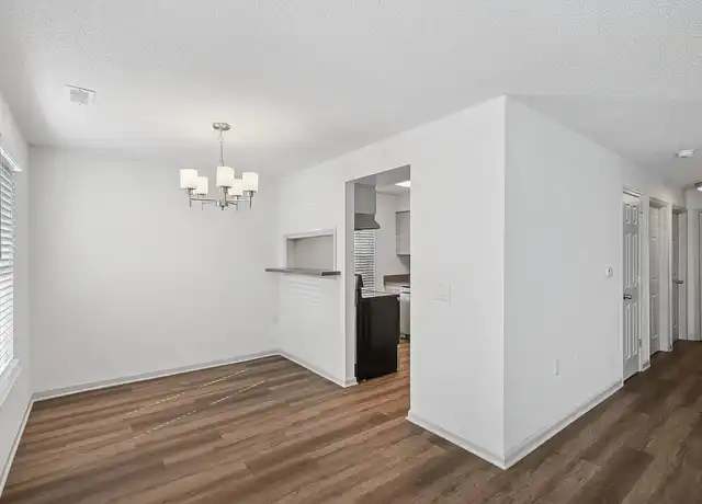 Property at Dominion Pines Apartments - 529 Pine Valley Run, Chesapeake, VA, 23320, 2 beds, 1 bath, [object Object]