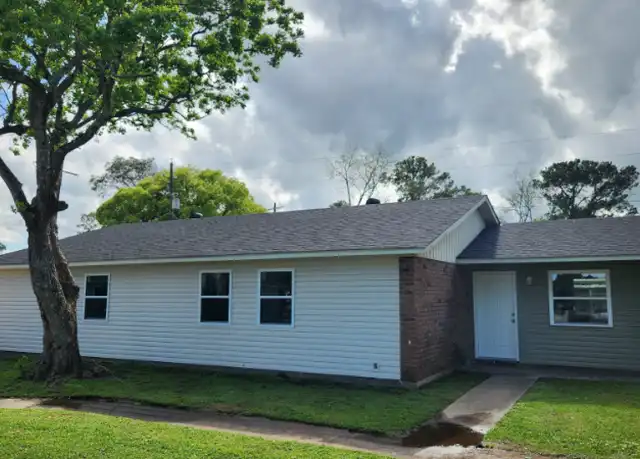 Property at 219 Leon St Unit 4, Broussard, LA, 70518, 3 beds, 1 bath, [object Object]
