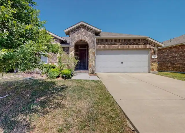 Property at 2609 Castle Creek Dr, Little Elm, TX, 75068, 3 beds, 2 baths, [object Object]