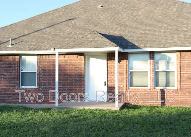 Property at 1300 Commerce Dr, Norman, OK, 73071, 4 beds, 2 baths, [object Object]