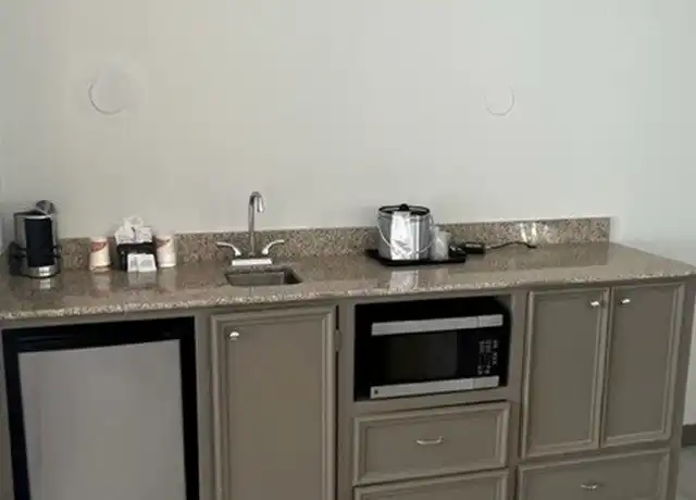 Property at 5600 Bluebonnet Blvd Unit 100, Baton Rouge, LA, 70809, 1 bed, 1 bath, [object Object]