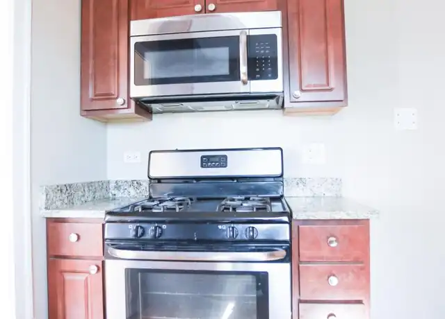 Property at 4915 N Damen Ave, Chicago, IL, 60625, 2 beds, 1 bath, [object Object]