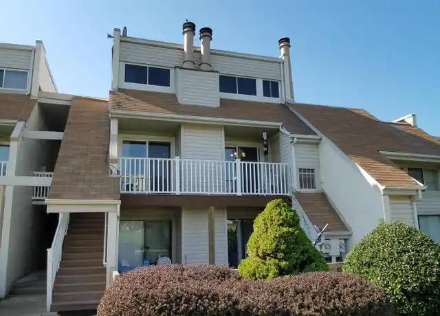 Property at 1030 Warwick Ct, Sterling, VA, 20164, 2 beds, 1.5 baths, [object Object]
