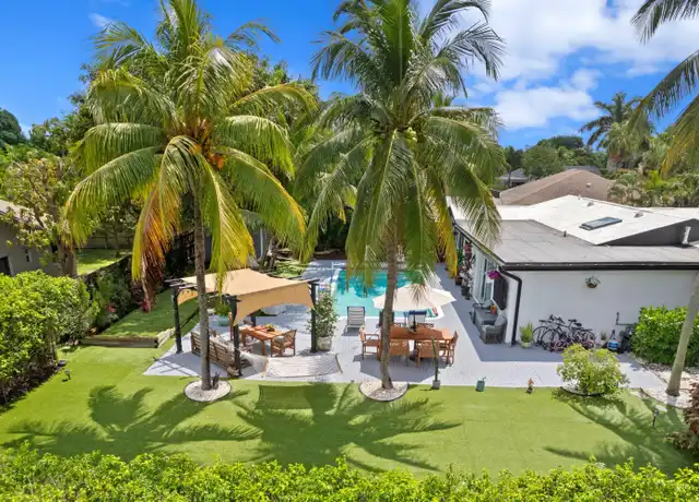 Property at 199 N Country Club Blvd, Boca Raton, FL, 33487, 3 beds, 3 baths, [object Object]