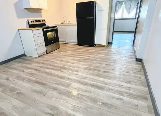 Property at 709 W 3rd St, Waterloo, IA, 50701, 1-2 bed, 1 bath, [object Object]