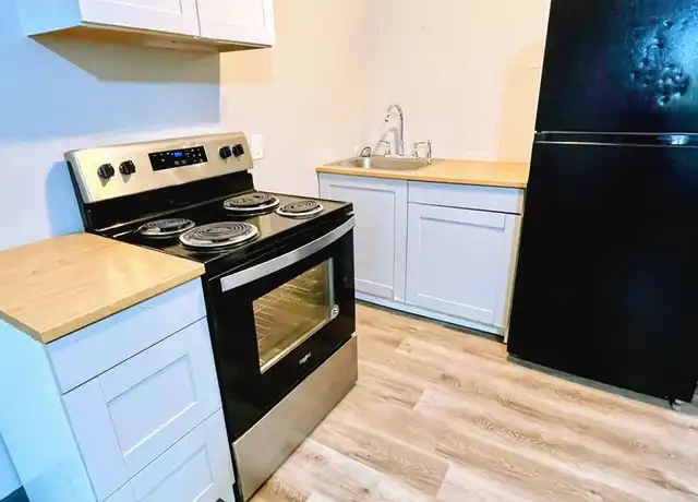 Property at 709 W 3rd St, Waterloo, IA, 50701, 1-2 bed, 1 bath, [object Object]