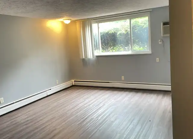 Property at 2787 Queen City Ave Unit 15, Cincinnati, OH, 45238, 2 beds, 1 bath, [object Object]