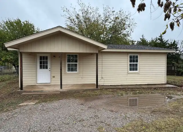 Property at 705 NW 5th St, Cache, OK, 73527, 2 beds, 1 bath, [object Object]