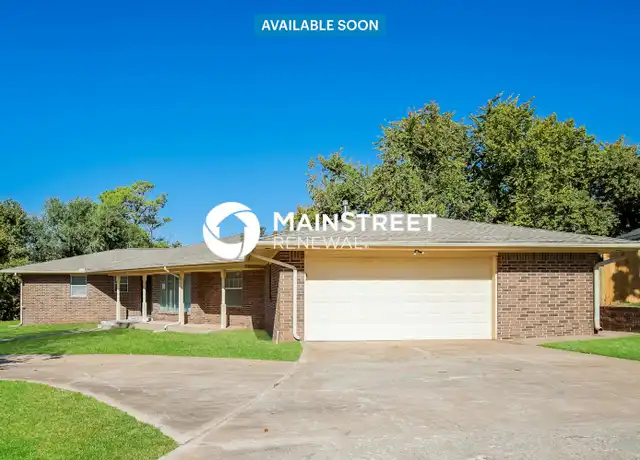 Property at 1000 East Dr, Edmond, OK, 73034, 3 beds, 2 baths, [object Object]