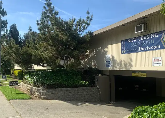 Photo of 1411 Wake Forest Dr, Davis, CA 95616