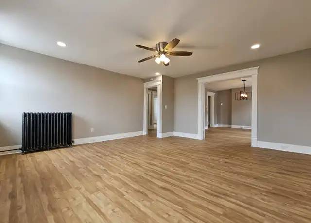 Property at 218 S Franklin St Fl 3, Wilkes-Barre, PA, 18701, 4 beds, 2 baths, [object Object]