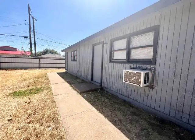 Property at 527 42nd St Unit B, Lubbock, TX, 79404, 2 beds, 1 bath, [object Object]