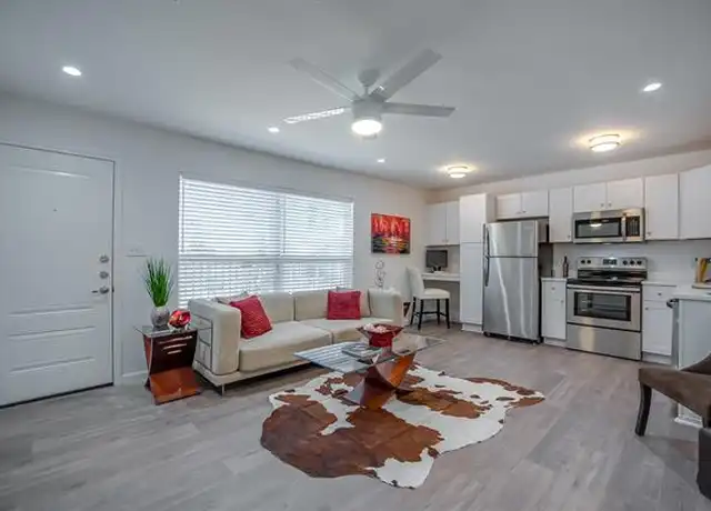 Property at 1809 Bennett Ave Unit 215, Dallas, TX, 75206, 1 bed, 1 bath, [object Object]