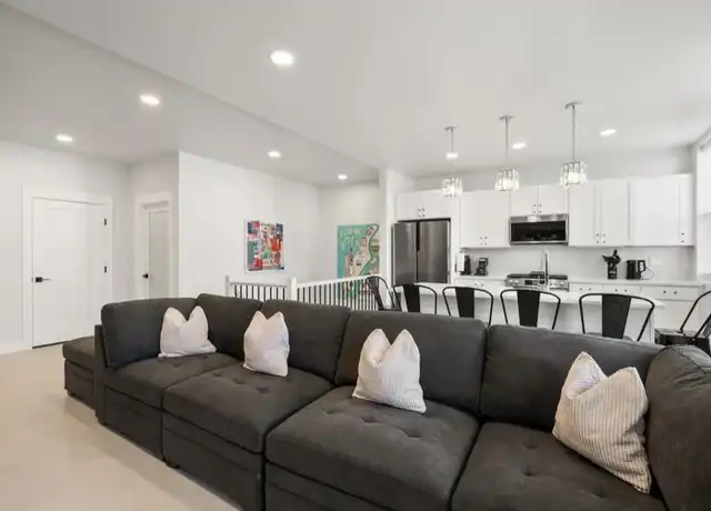 Property at 161 Broadway Unit 2R, Bayonne, NJ, 07002, 2 beds, 2 baths, [object Object]