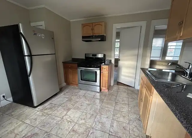 Property at 31 Harvard St Unit 1, Medford, MA, 02155, 3 beds, 1 bath, [object Object]