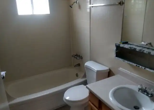 Property at 220 N 4th St, Klamath Falls, OR, 97601, 2 beds, 1 bath, [object Object]