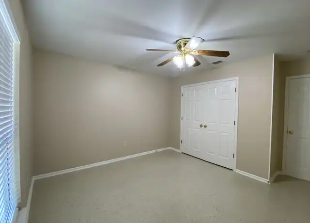 Property at 501 Winship Rd, Pleasanton, TX, 78064, 3 beds, 2 baths, [object Object]