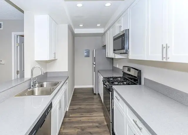 Photo of 1322 Walnut Ave, Tustin, CA 92780