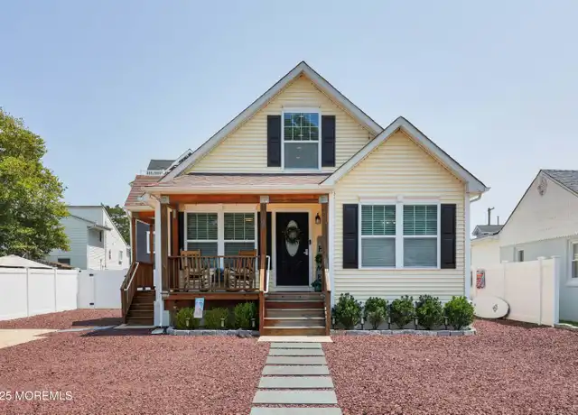 Property at 7 Pine Crest Dr, Toms River, NJ, 08753, 3 beds, 1.5 baths, [object Object]