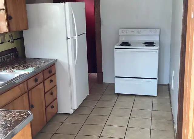 Property at 102 Hunt Ave, Charleston, WV, 25302, 2 beds, 1 bath, [object Object]