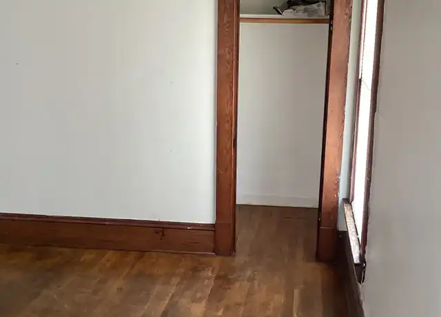 Property at 102 Hunt Ave, Charleston, WV, 25302, 2 beds, 1 bath, [object Object]