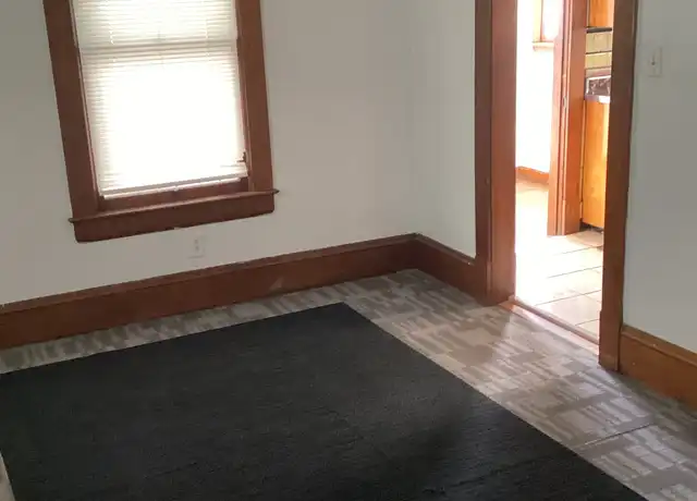 Property at 102 Hunt Ave, Charleston, WV, 25302, 2 beds, 1 bath, [object Object]