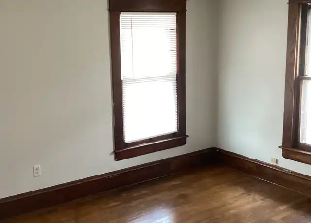 Property at 102 Hunt Ave, Charleston, WV, 25302, 2 beds, 1 bath, [object Object]
