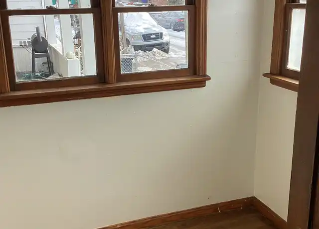 Property at 102 Hunt Ave, Charleston, WV, 25302, 2 beds, 1 bath, [object Object]