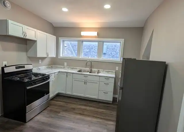 Property at 527 E Clarke St #525, Milwaukee, WI, 53212, 2 beds, 1 bath, [object Object]