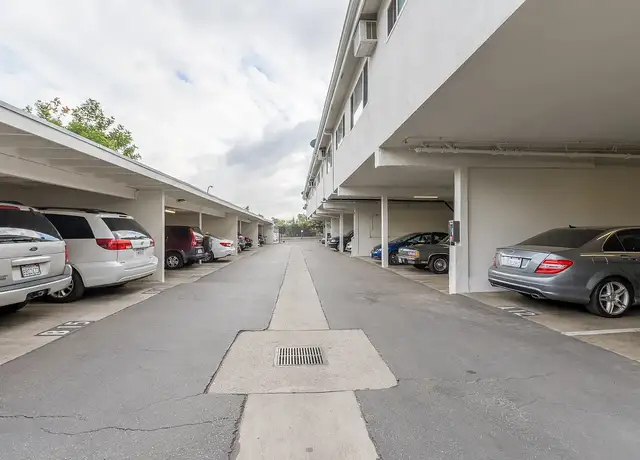 Photo of 400 N Los Robles Ave, Pasadena, CA 91101